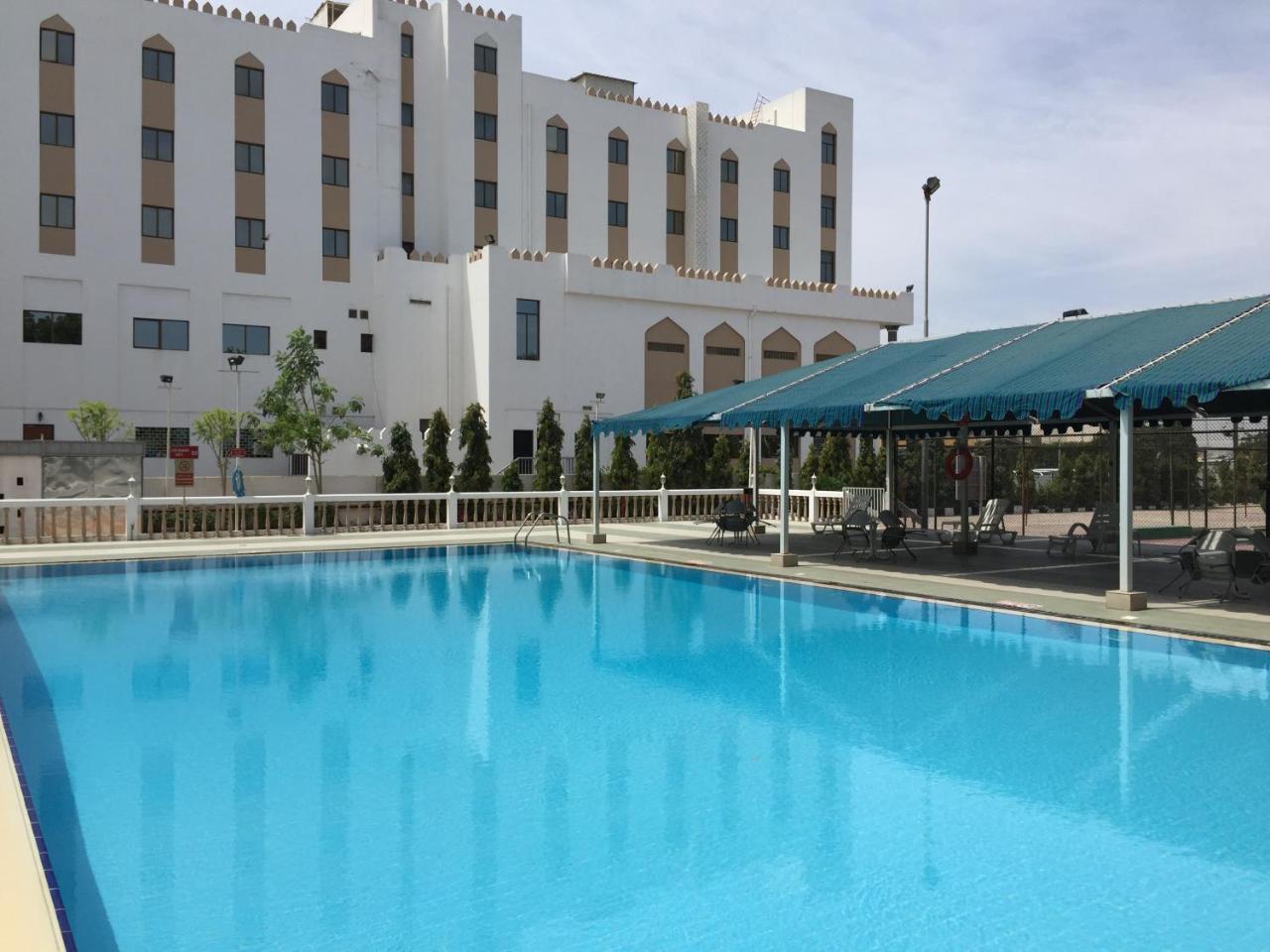 Hotel Al Madinah Holiday Маскат Екстериор снимка